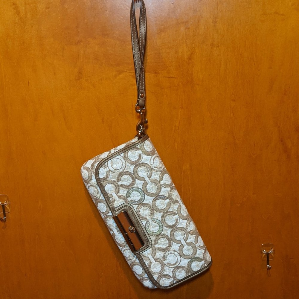 Coach - Wristlet
